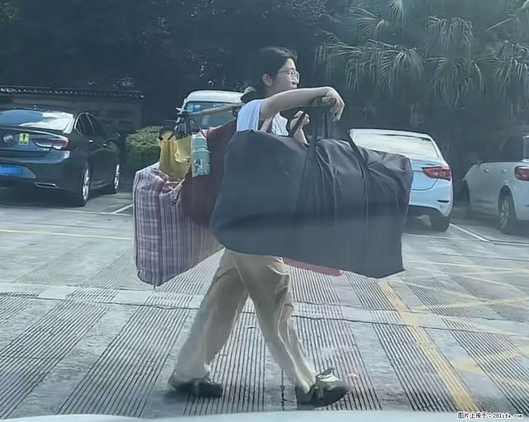 全网追的“扁担女孩”，找了一份暑假工，时薪12元 - 天门生活资讯 - 天门28生活网 tm.28life.net